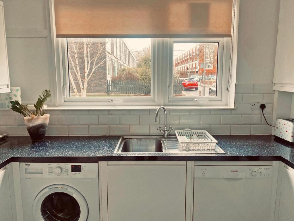 Albert Bridge Spacious Double Room Лондон Екстер'єр фото